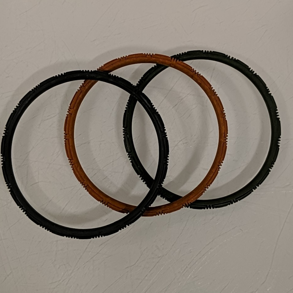 💎2/$20 3 patterned Bangles - Picture 2 of 3